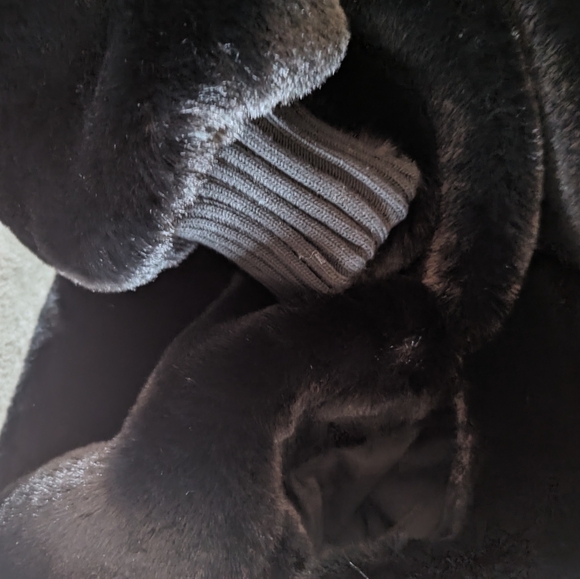 SOLD*****Steve Maddens Sylvia coat soft fur zip up with pockets!  NWT XS - Picture 10 of 13